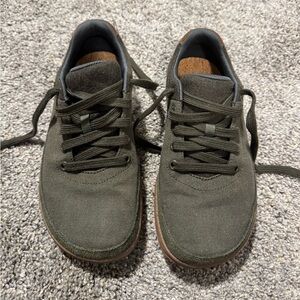 Chillum Unisex Spruce Shoes Women’s 6.5, Men’s 5